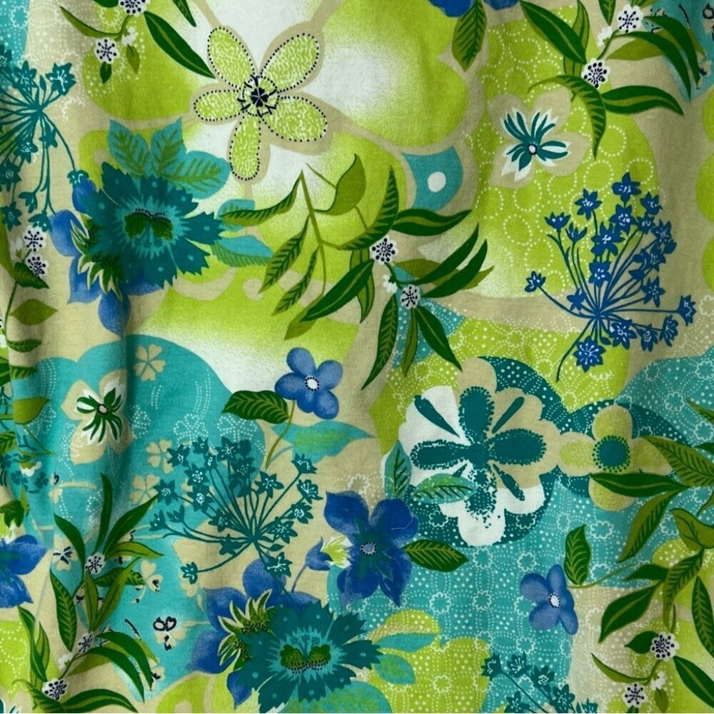 White Stag tee shirt floral flowers mocked Green and Blue Graphic T-Shirt - Picture 6 of 8